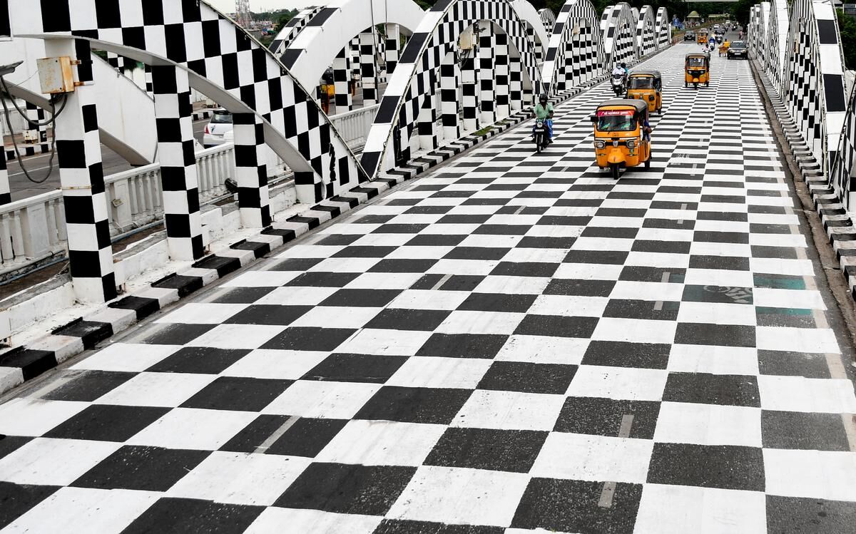 Tamil Nadu preps for Chess Olympiad 2022 - ​Bridge painted like a chess  board