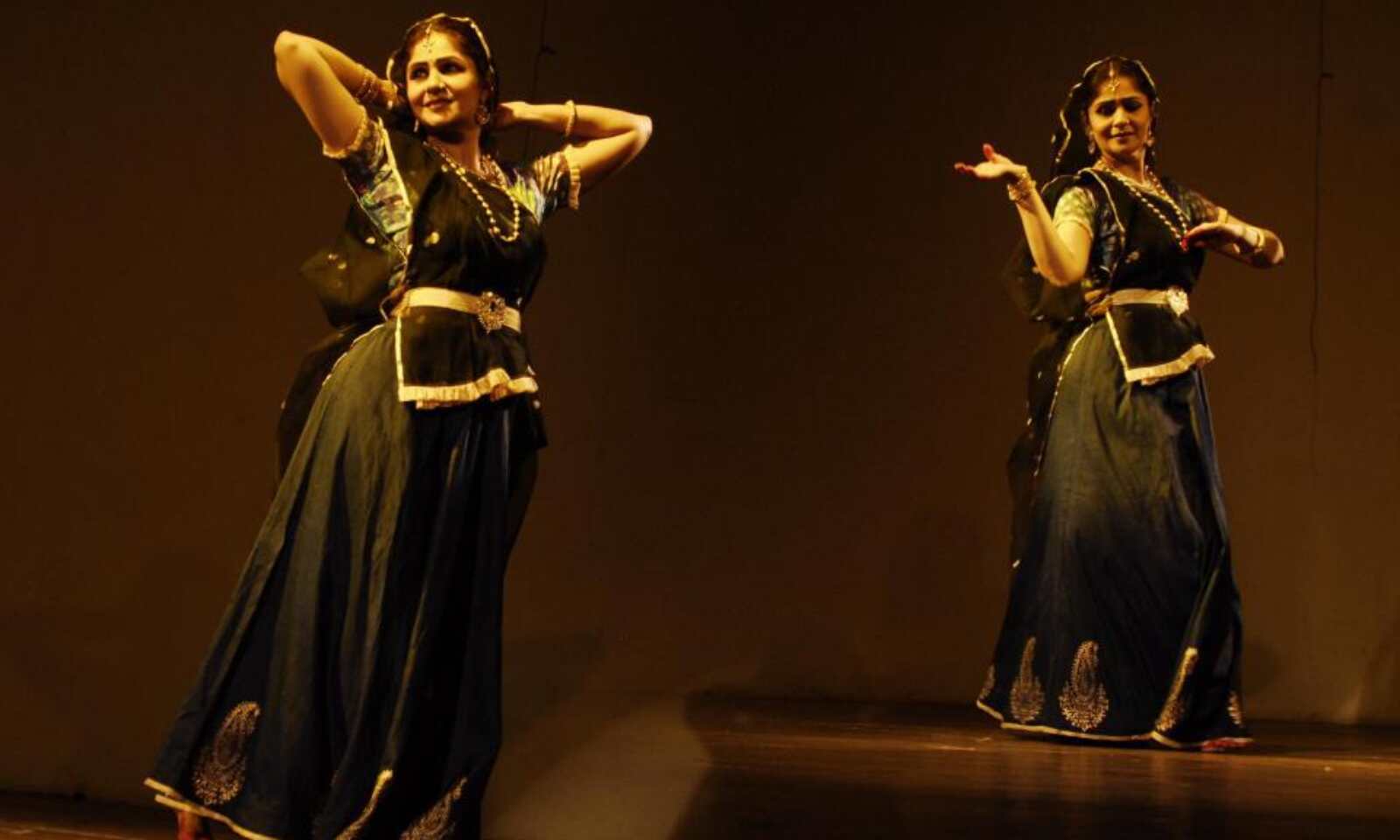Semi Classical Fusion Dance Costumes For Girls – Sanskriti Fancy Dresses